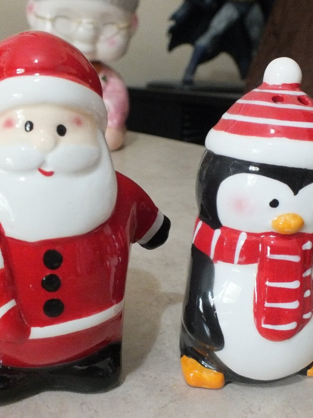 2012 Santa and Penguin salt and PEPPER Shakers